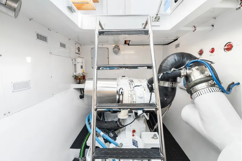 Slide: The Image of Two Oceans 555 2026 Two Oceans 555 Catamaran - 7684324