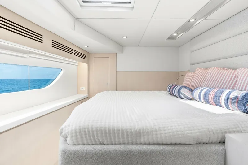 Slide: The Image of Two Oceans 555 2026 Two Oceans 555 Catamaran - 7684317