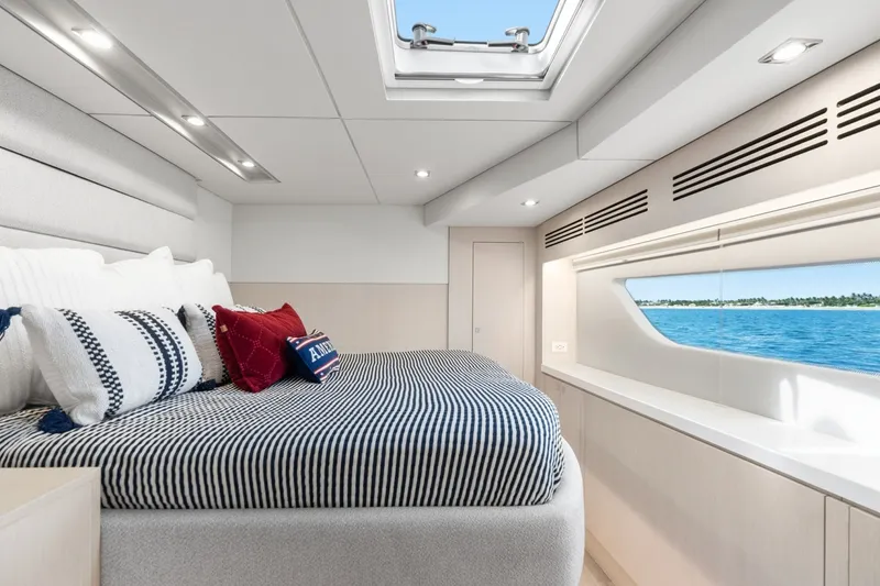 Slide: The Image of Two Oceans 555 2026 Two Oceans 555 Catamaran - 7684310