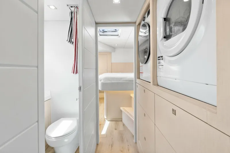 Slide: The Image of Two Oceans 555 2026 Two Oceans 555 Catamaran - 7684320