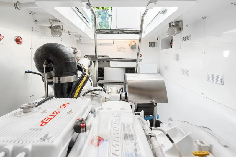 Slide: The Image of Two Oceans 555 2026 Two Oceans 555 Catamaran - 7684325