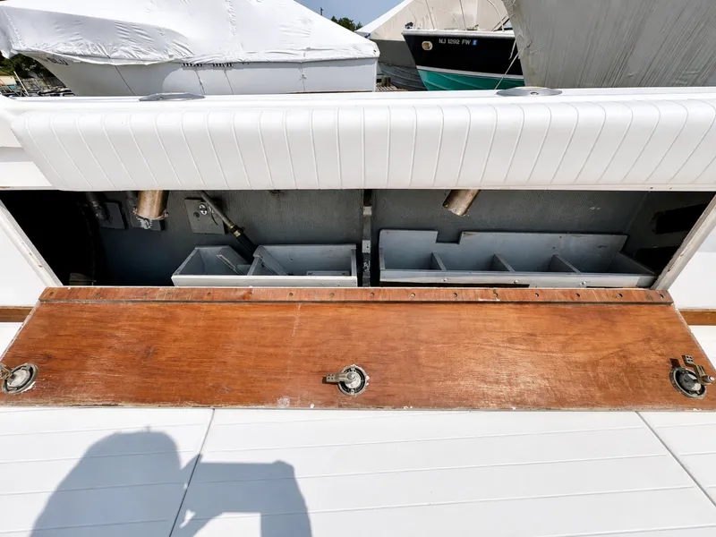 Slide: The Image of Bertram 31 Flybridge 1984 - 7385307