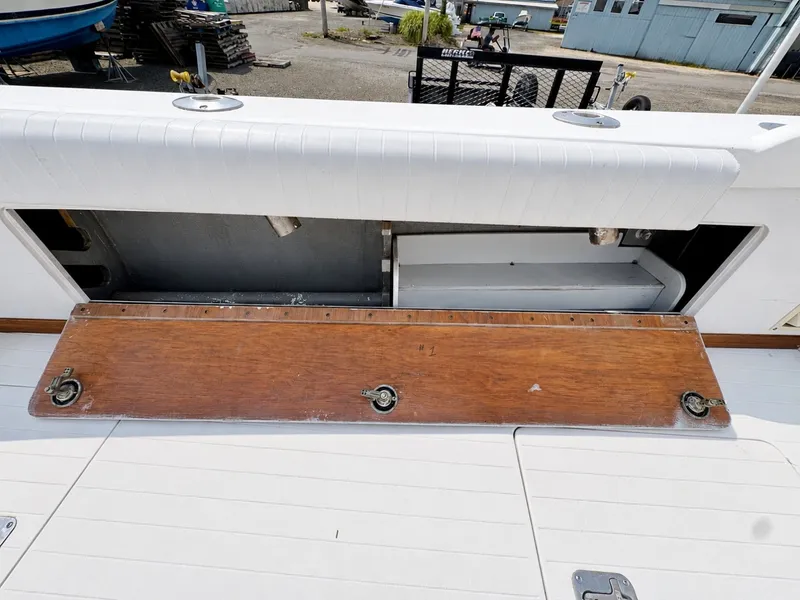 Slide: The Image of Bertram 31 Flybridge 1984 - 7385308
