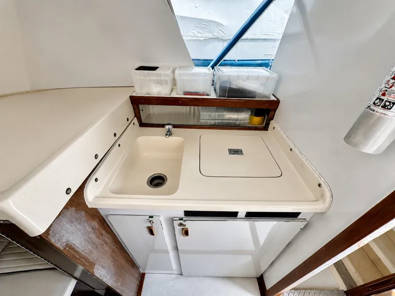 Slide: The Image of Bertram 31 Flybridge 1984 - 7385300