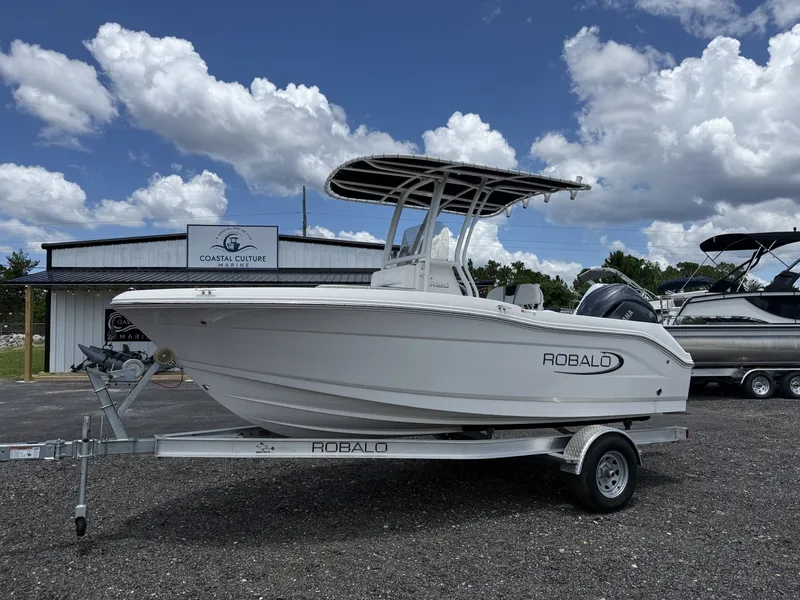 The Image of Robalo R180 2024 - undefined
