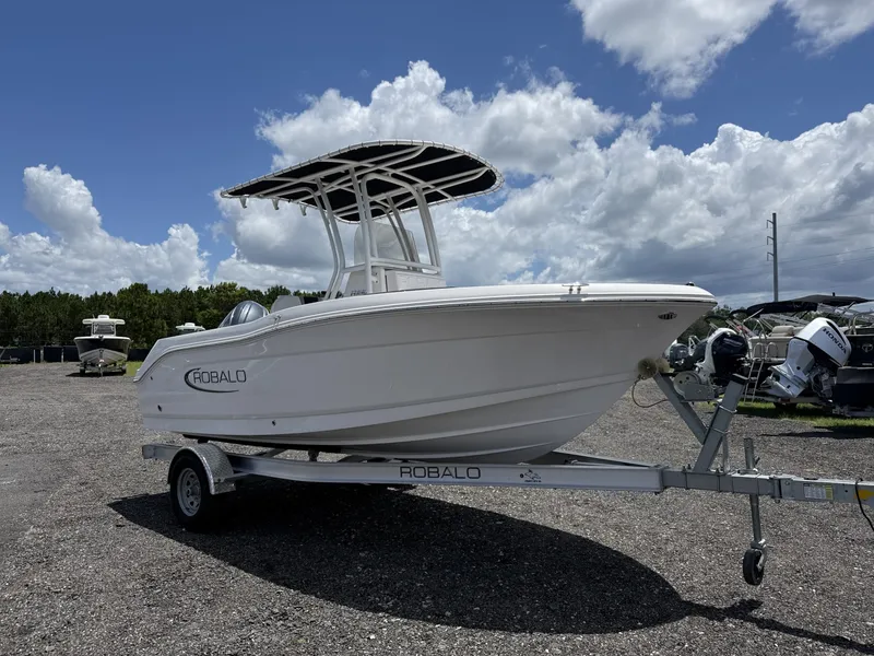 Slide: The Image of Robalo R180 2024 - 7226562