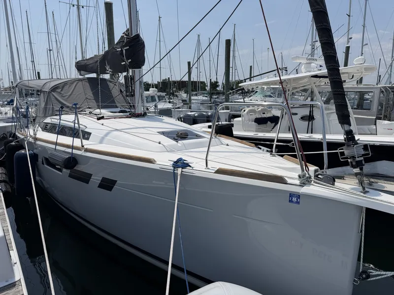 Slide: The Image of Jeanneau Sun Odyssey 349 2022 - 7227198
