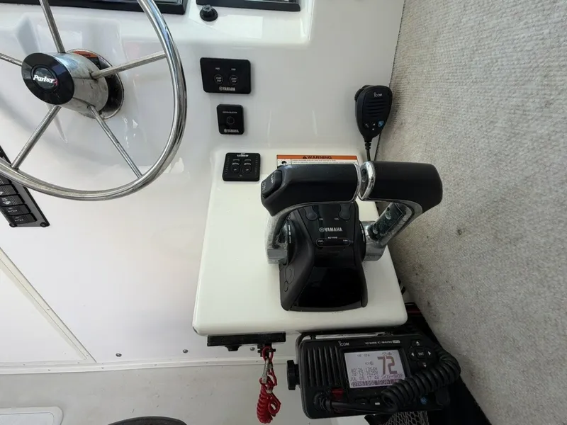 Slide: The Image of Parker Marine 2520 XL Sports Cabin 2018 - 7227313