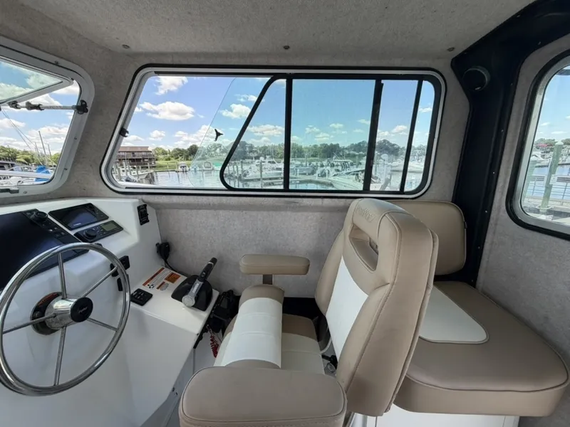 Slide: The Image of Parker Marine 2520 XL Sports Cabin 2018 - 7227293