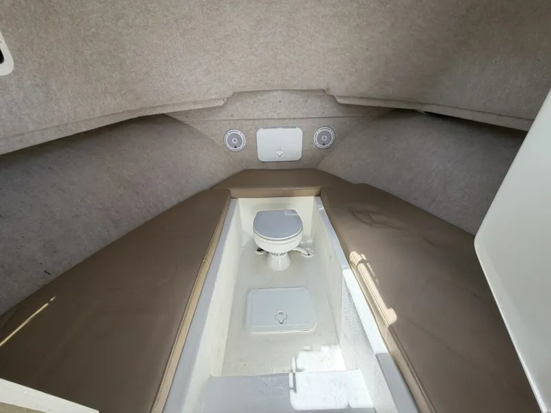Slide: The Image of Parker Marine 2520 XL Sports Cabin 2018 - 7227309