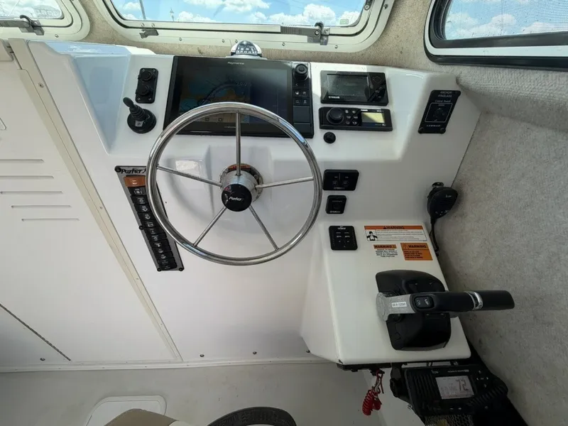 Slide: The Image of Parker Marine 2520 XL Sports Cabin 2018 - 7227255