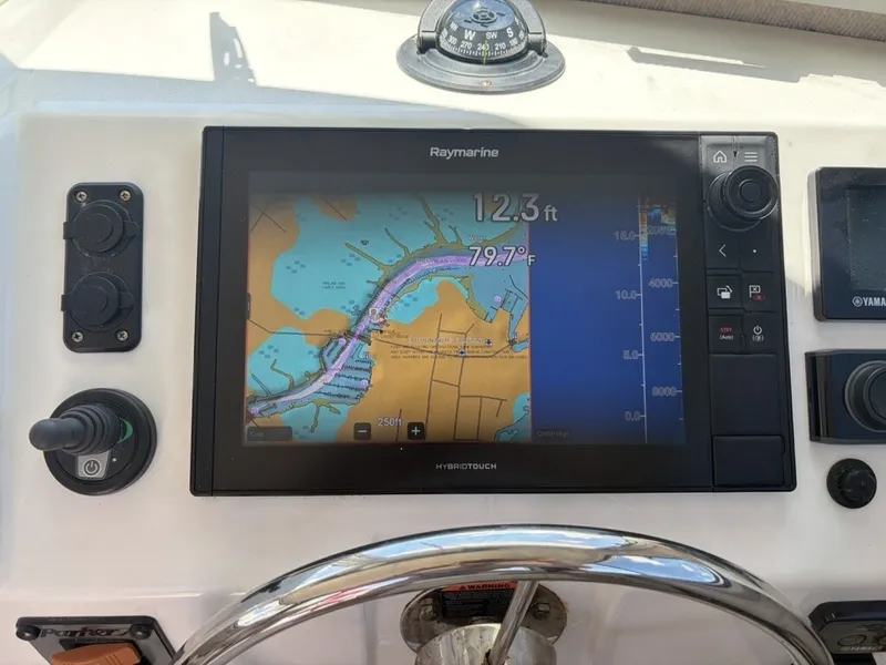 Slide: The Image of Parker Marine 2520 XL Sports Cabin 2018 - 7227244