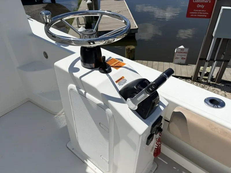 Slide: The Image of Parker Marine 2520 XL Sports Cabin 2018 - 7227260