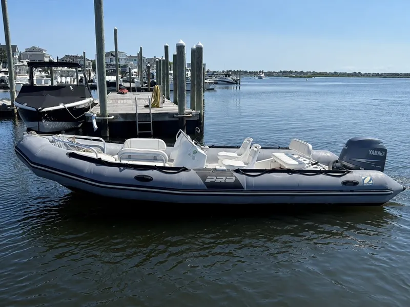 Slide: The Image of Zodiac Bayrunner Pro 650 2012 - 7511851