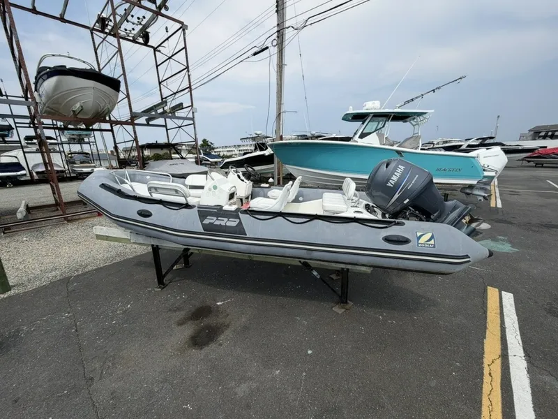Slide: The Image of Zodiac Bayrunner Pro 650 2012 - 7227450
