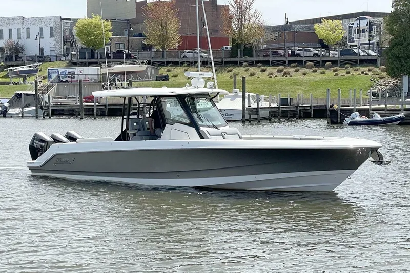 Slide: The Image of Boston Whaler 360 OUTRAGE 2025 - 7366937