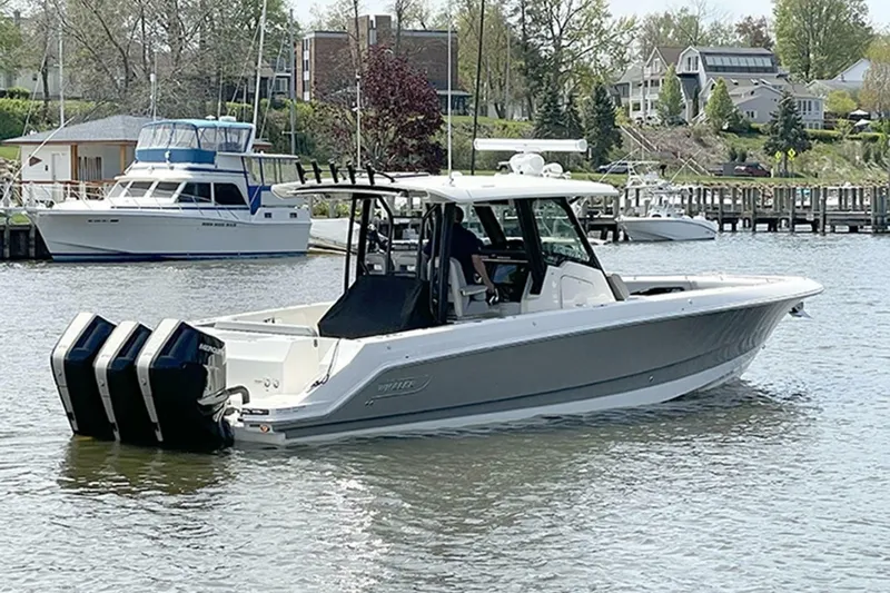 The Image of Boston Whaler 360 OUTRAGE 2025 - 7366936