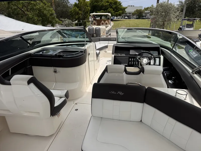 Slide: The Image of Sea Ray 350 SLX 2016 - 7227896