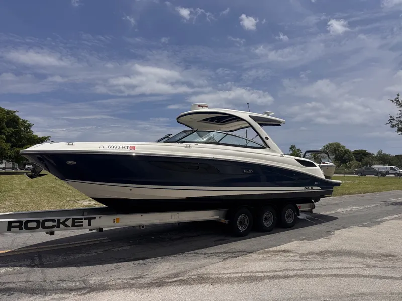 Slide: The Image of Sea Ray 350 SLX 2016 - 7227902