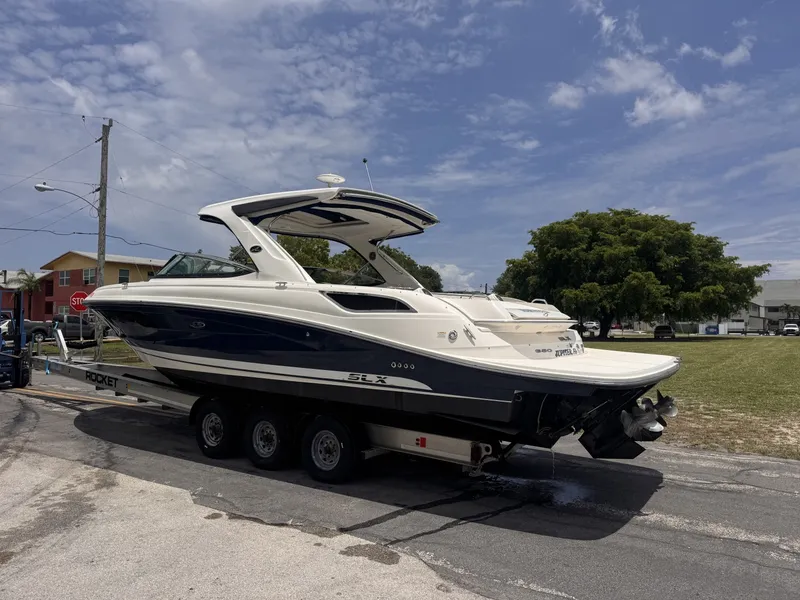 Slide: The Image of Sea Ray 350 SLX 2016 - 7227903