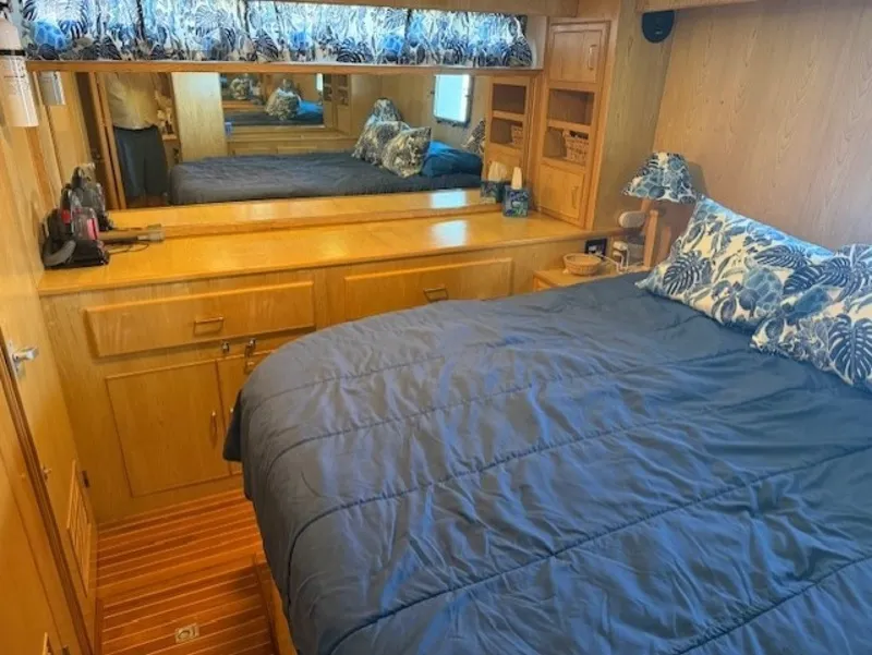 Slide: The Image of aft stateroom - 7268671