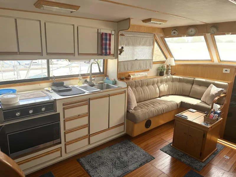 Slide: The Image of salon port side - 7288461