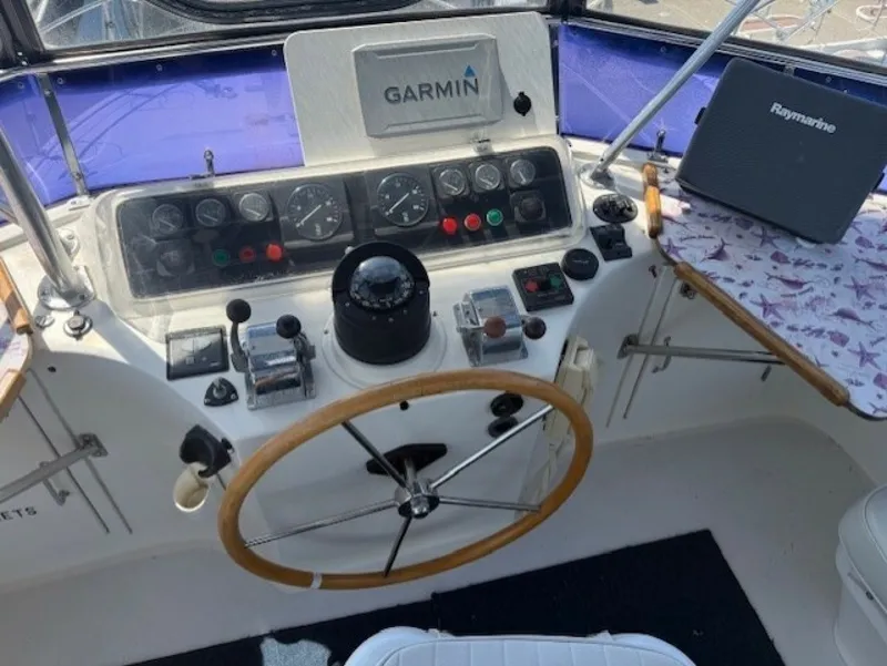 Slide: The Image of Flybridge helm - 7268397