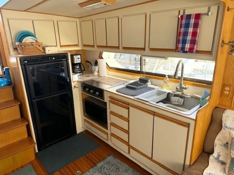 Slide: The Image of salon port side - 7268543