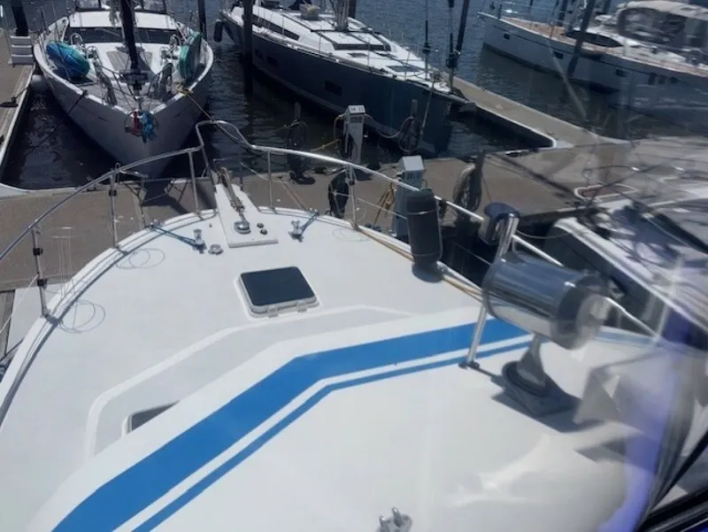 Slide: The Image of foredeck - 7268196