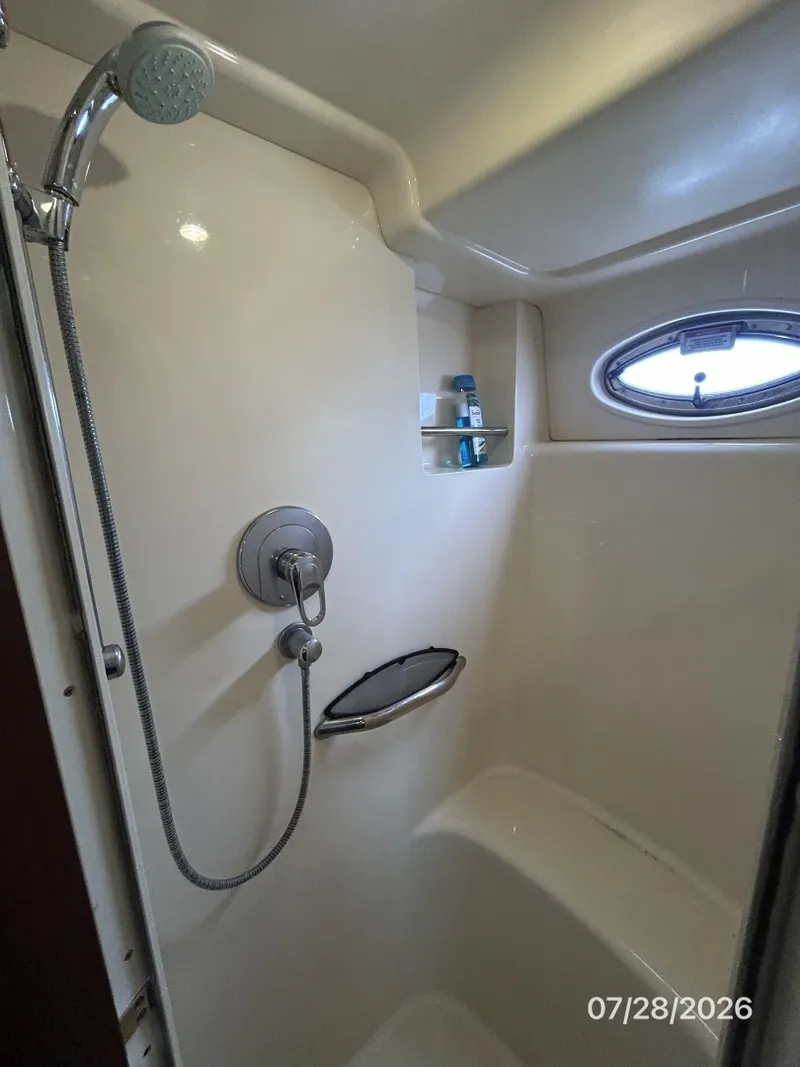 Slide: The Image of 40' Sea Ray master stateroom shower - 7228314