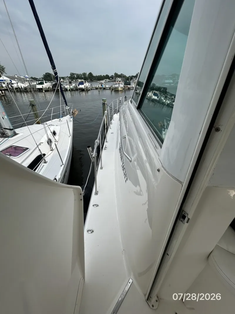 Slide: The Image of 40' Sea Ray port side deck1 - 7228323