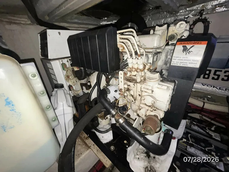 Slide: The Image of 40' Sea Ray generator - 7228301