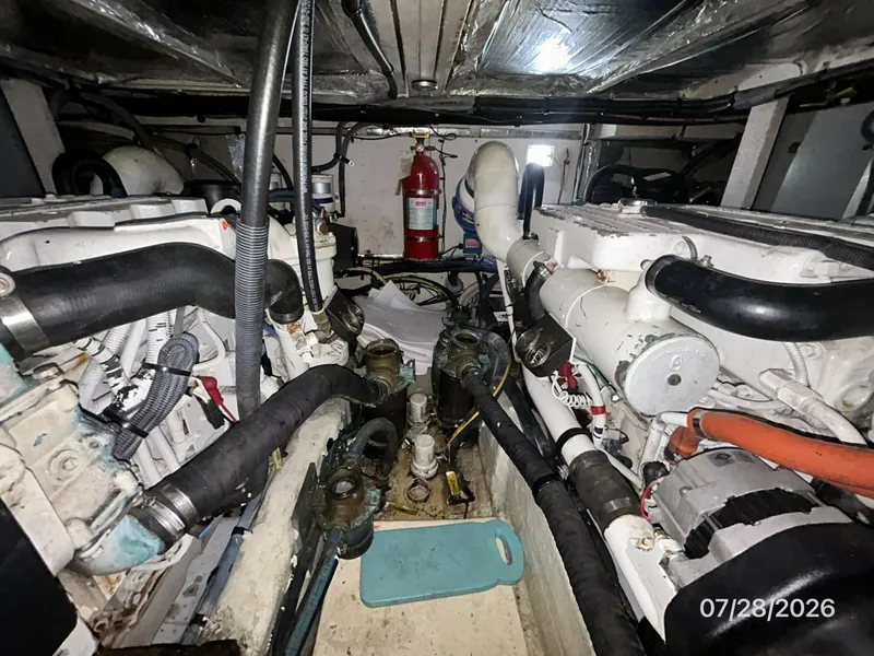 Slide: The Image of 40' Sea Ray engine room aft - 7228284