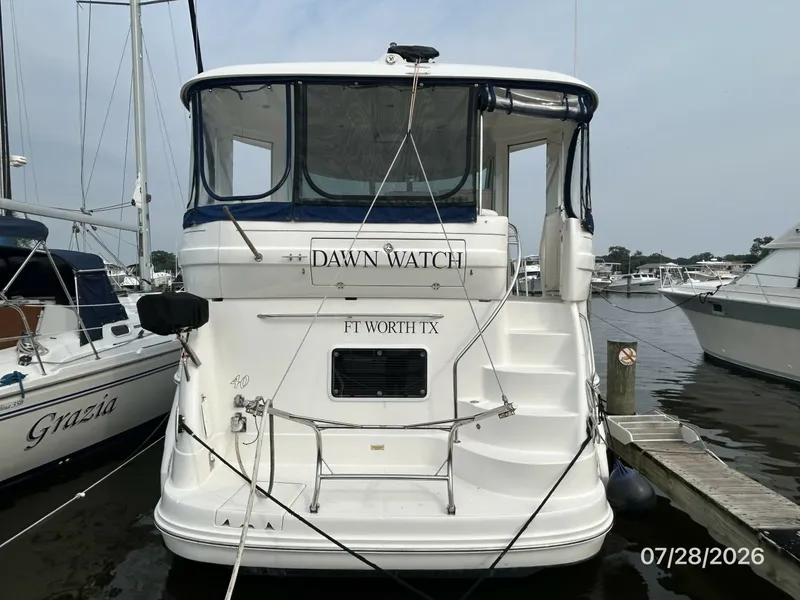 Slide: The Image of 40' Sea Ray aft profile - 7228264