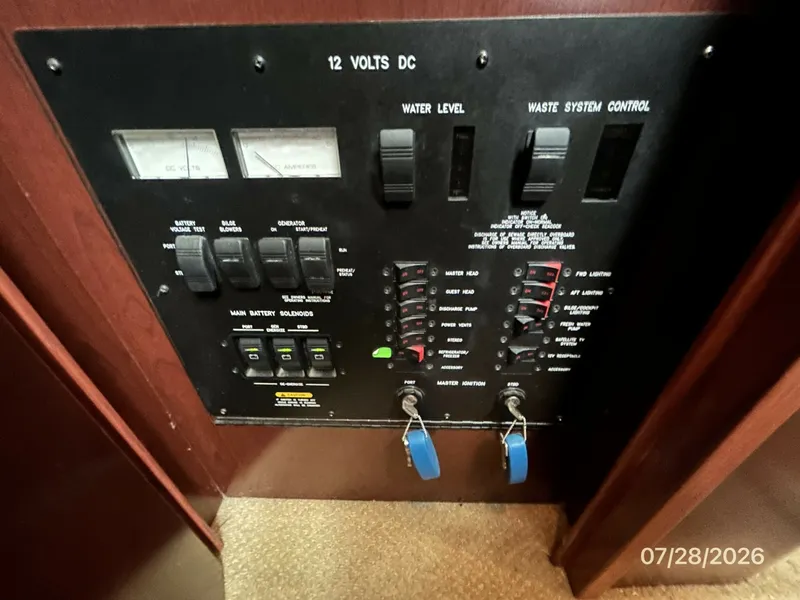 Slide: The Image of 40' Sea Ray electrical panel2 - 7228276