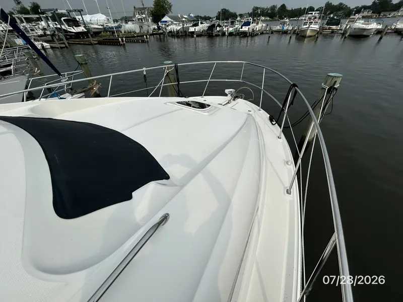 Slide: The Image of 40' Sea Ray foredeck2 - 7228297