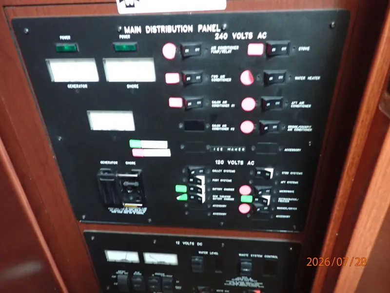 Slide: The Image of 40' Sea Ray electrical panel1 - 7228272