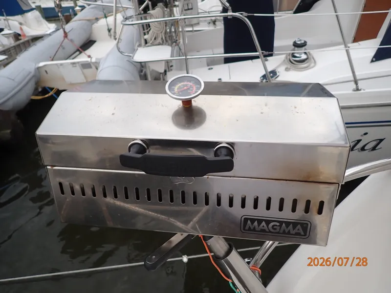 Slide: The Image of 40' Sea Ray BBQ grill - 7228269