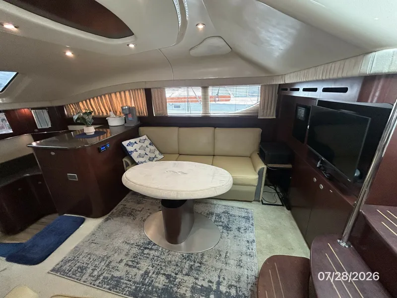 Slide: The Image of 40' Sea Ray salon starboard - 7228360