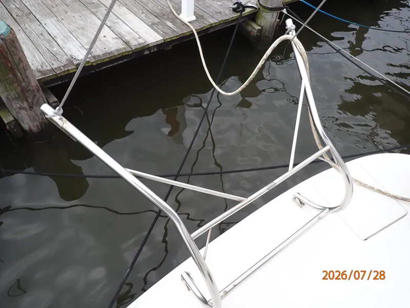 Slide: The Image of 40' Sea Ray tender davits - 7228376