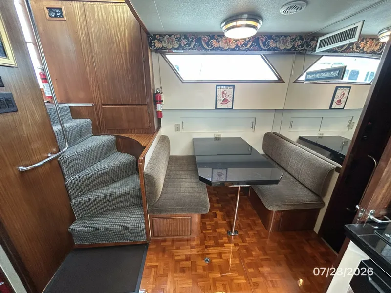 Slide: The Image of 54' Hatteras dinette - 7288050