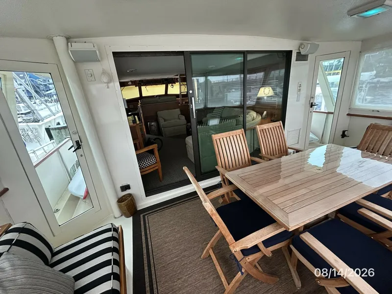 Slide: The Image of 54' Hatteras aftdeck forward1 - 7451862