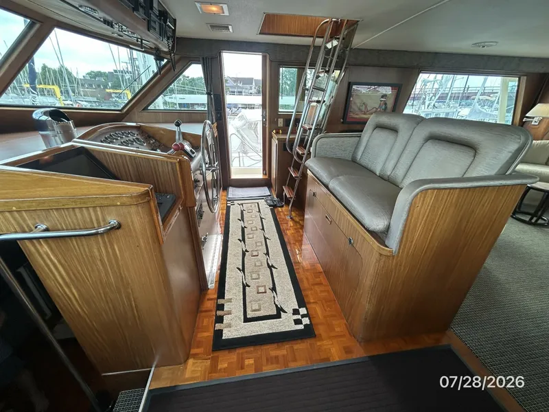 Slide: The Image of 54' Hatteras pilothouse starboard - 7288130