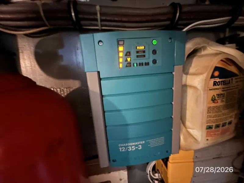 Slide: The Image of 54' Hatteras battery charger1 - 7288075