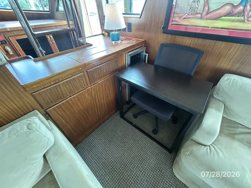 Slide: The Image of 54' Hatteras salon starboard forward - 7288146