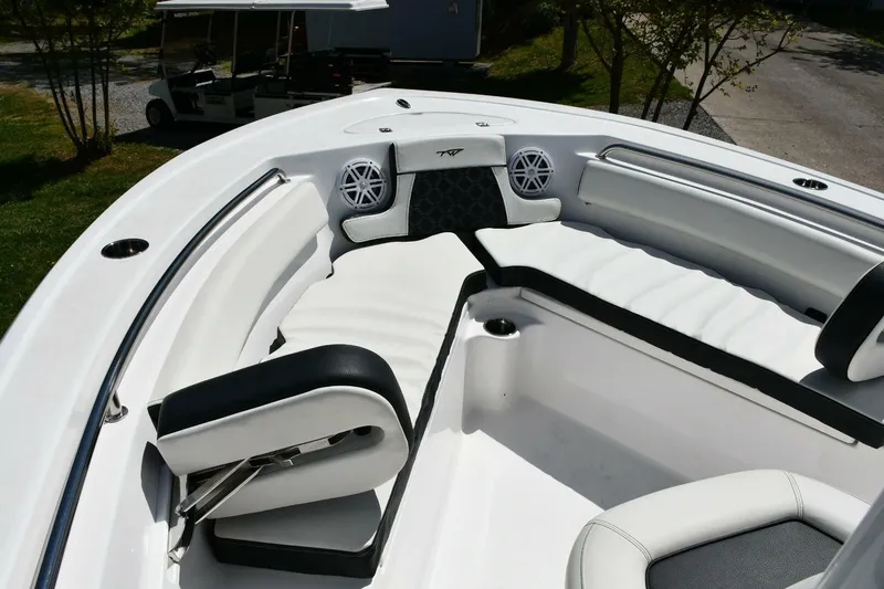 Slide: The Image of Tidewater 210 LXF 2023 - 7229709