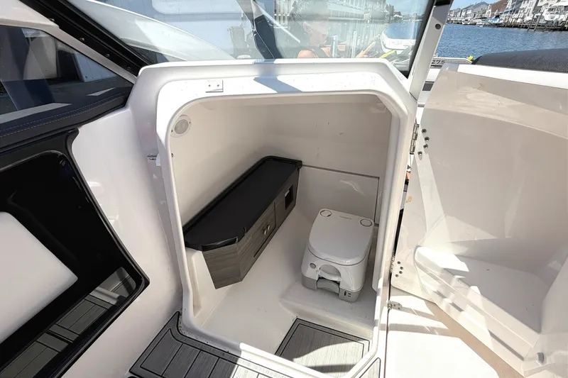 Slide: The Image of Yamaha 275SE 2023 - 7246555