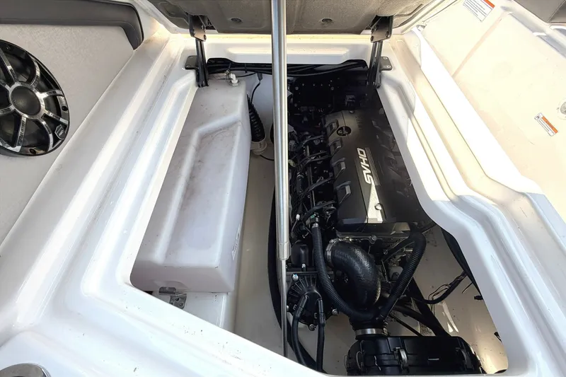 Slide: The Image of Yamaha 275SE 2023 - 7246580