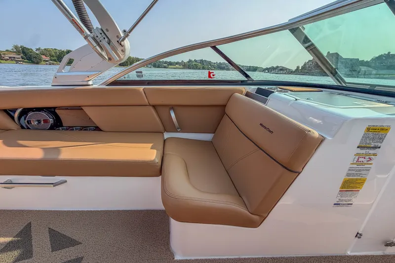 Slide: The Image of Mastercraft XT23 2021 - 7246583