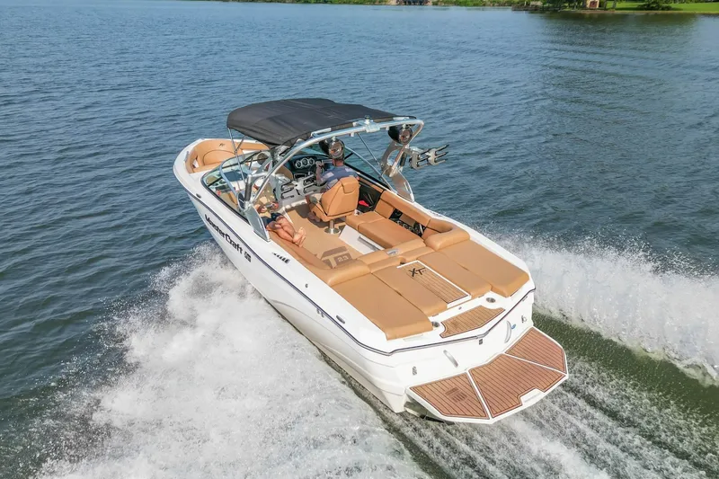Slide: The Image of Mastercraft XT23 2021 - 7246528